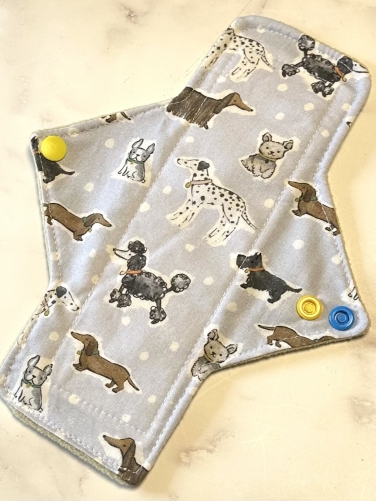 Libadi Stoffbinde 917 Dalmatiner, Dackel und Co - M (22 cm) | Standard | mit PUL