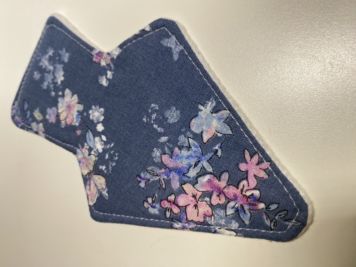 Libadi Stoffbinde 910 dezente Blümchen auf jeansblau